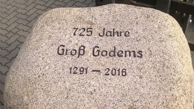 Gedenkstein 725 Jahre Groß Godems  