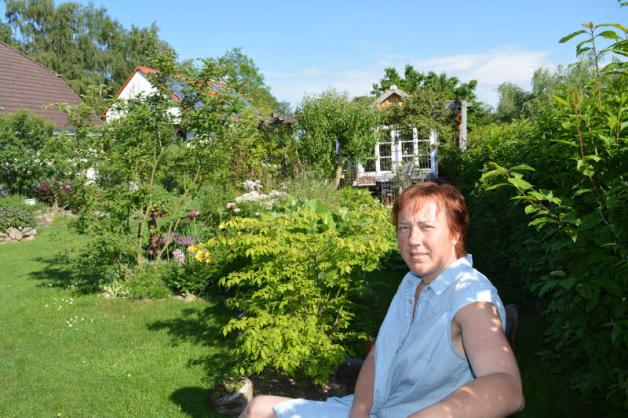 Wenn Silke Burmeister von der Arbeit kommt, geht es sofort ab in ihren Garten in Steffenshagen. Dort genießt die Kindergärtnerin die Ruhe.