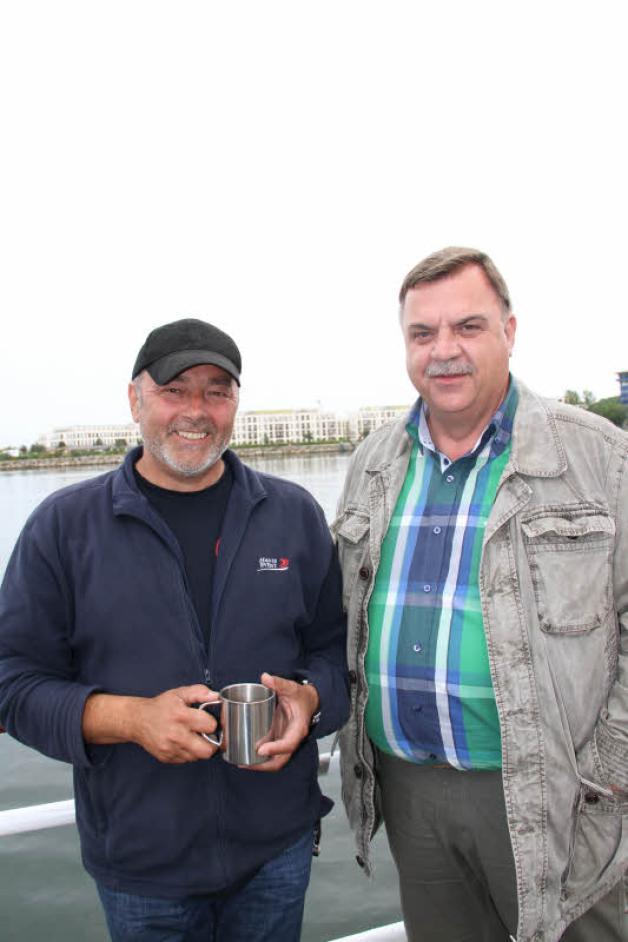 Arbeiten gut zusammen: Torsten Sitte von Hanse Event und Hafenkapitän Gisbert Ruhnke. Arbeiten gut zusammen: Torsten Sitte von Hanse Event und Hafenkapitän Gisbert Ruhnke.