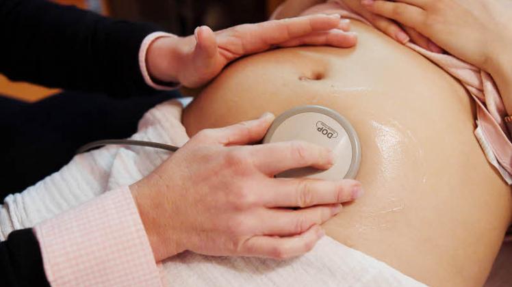 Hiobsbotschaft für Niebüll: Dem Krankenhaus fehlt es an Hebammen für die Schwangeren. 