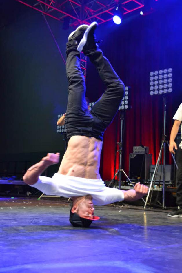 Die Flying Steps überzeugen mit ihren Breakdance-Künsten. Die Flying Steps überzeugen mit ihren Breakdance-Künsten.