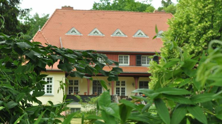 Der Landkreis will die Pflege-Einrichtung im Krakower Möwenweg wegen schwerer Mängel schließen.  