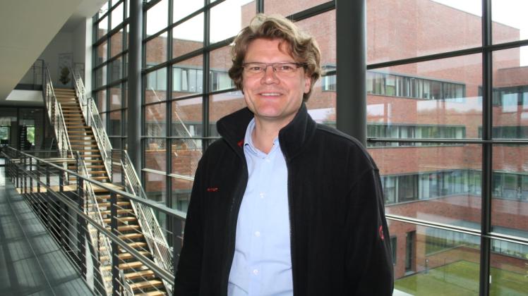 Frank Vogel, Oberbauleiter des Projekts Physikalisches Institut.  