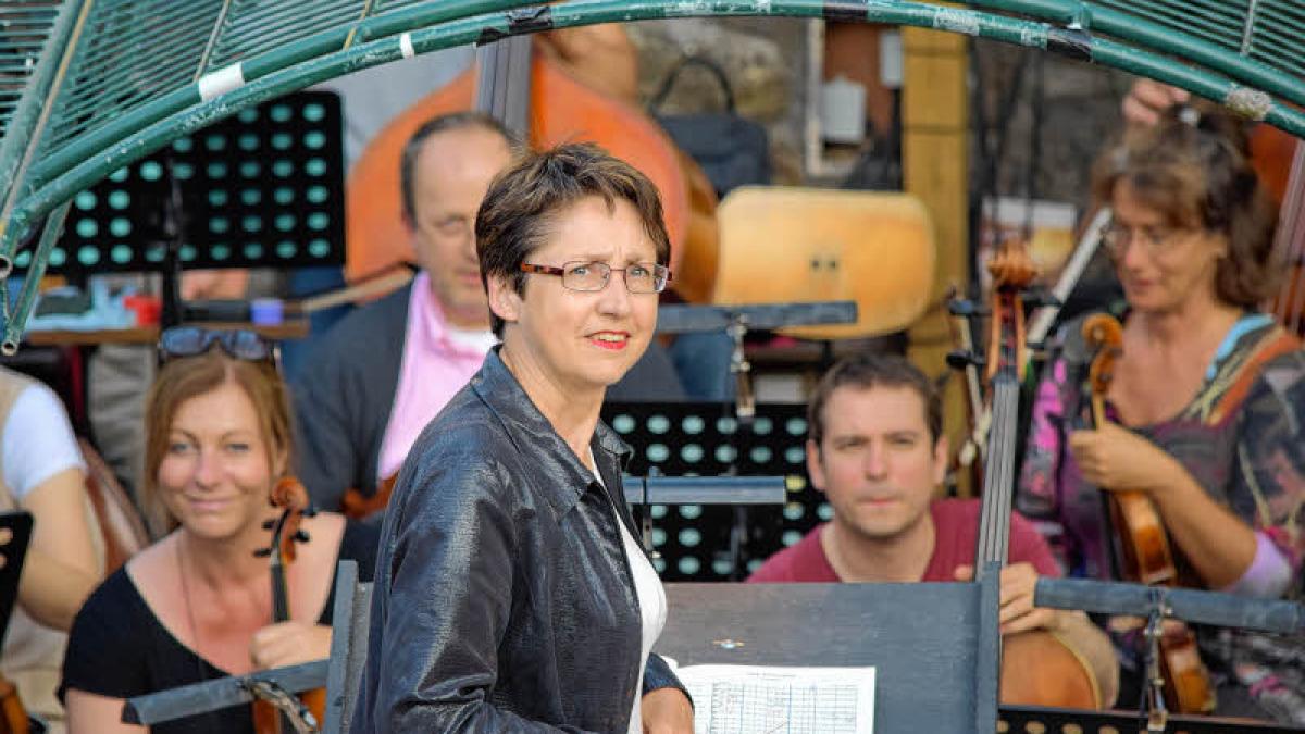 Romely Pfund Die Frau am Pult SHZ