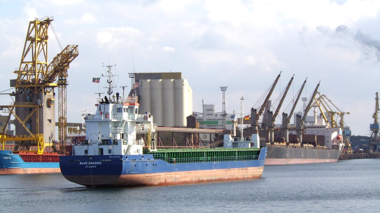 Der Rostocker Hafen ist mit Abstand der größte in Mecklenburg-Vorpommern.