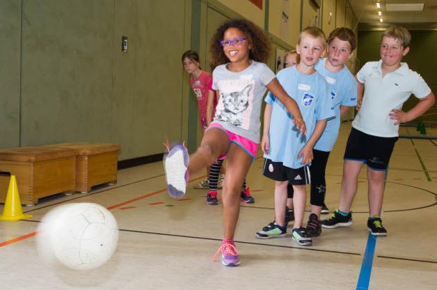 Auch der Fußball durfte beim Sportfest nicht fehlen. Fotos: troe Auch der Fußball durfte beim Sportfest nicht fehlen. Fotos: troe