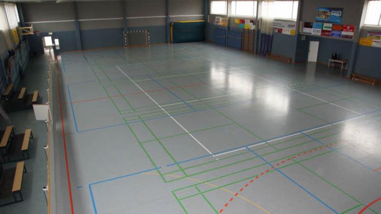 Die Nutzung der Beke-Sporthalle kann für die Handballer des Schwaaner SV deutlich teurer werden. Das hängt vor allem mit der Reinigung des Hallenbodens zusammen.  