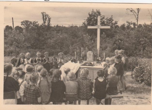Die Sudeten waren katholisch - sie feierten ihre Messen im Lager 