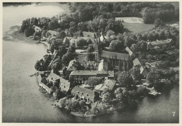 „Abbildung 17a“ - Titel: Luftaufnahme Kloster Dobbertin