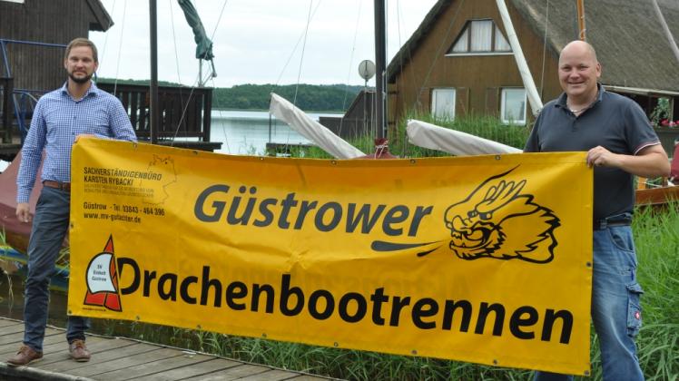 Die Veranstalter des  jährlichen Wettkampfes, Johannes Hain und Nicolas Berens, fangen bereits mit den Vorbereitungen des Drachenbootrennens auf dem Inselsee an.  