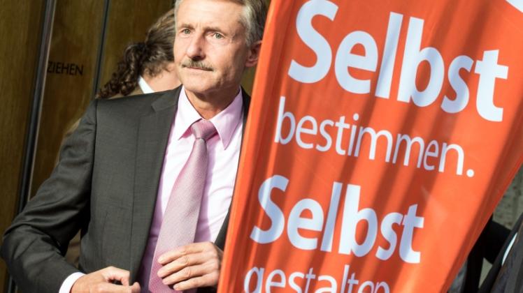 Brandenburgs Innenminister Karl-Heinz Schröter (SPD) blies in den vergangenen Monaten von Kritikern der Kreisgebietsreform viel Gegenwind ins Gesicht. Heute wird er wohl seine Reform im Landtag durchbekommen.  