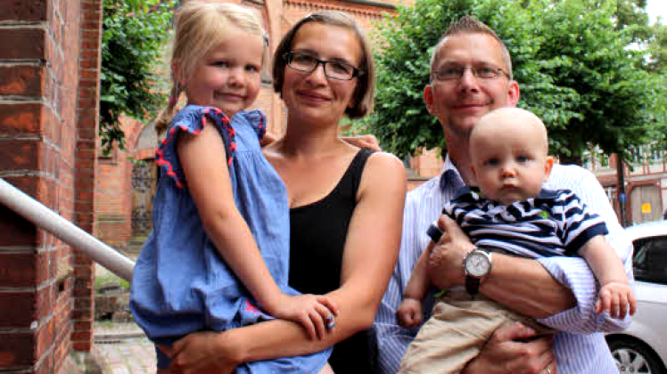 Dörte und Markus Hasenpusch ziehen mit Tochter Friederike und dem acht Monate alten Georg nach Malchin. Ende Juli wird zu Verabschiedungsgottesdienstes geladen.  