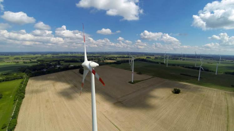Windenergieanlageder moderneren Art, jetzt gibt es einen Antrag, bei Groß Krams vier ähnliche Anlagen zu bauen.  