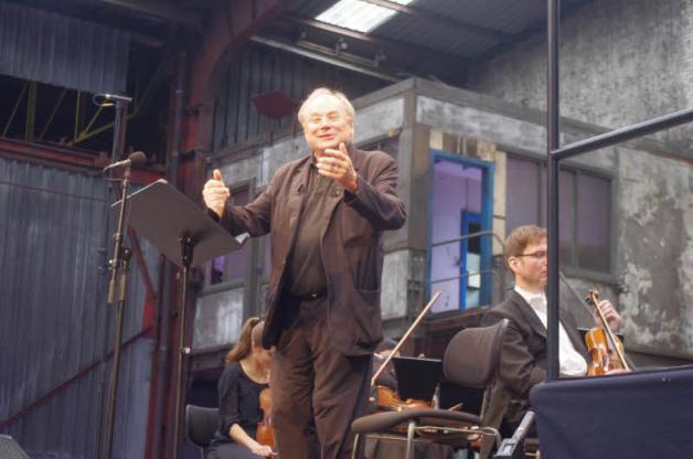 Stargast: Schauspieler Klaus Maria Brandauer wirkte mit einer Lesung an dem Festwochende des Musik Festivals in der Carlshütte mit. Stargast: Schauspieler Klaus Maria Brandauer wirkte mit einer Lesung an dem Festwochende des Musik Festivals in der Carlshütte mit.