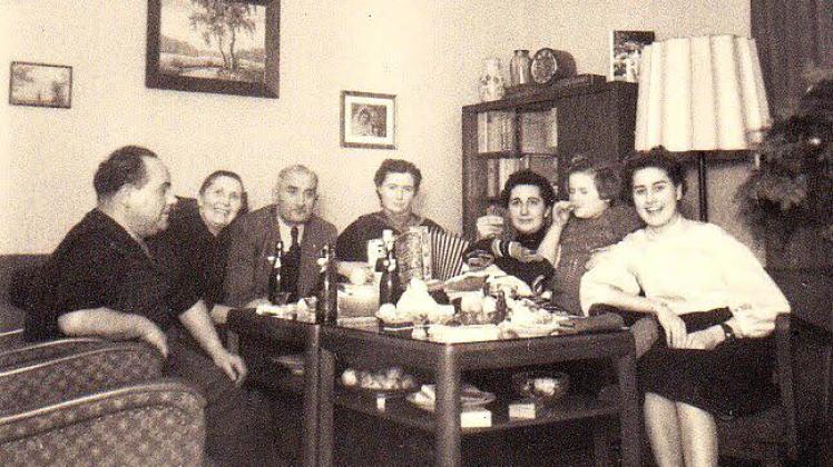 Die Familien Schmoldt und Roost 1953 in Schwerin  Fotos: privat 