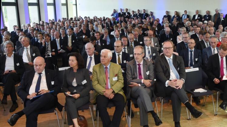 400 Gäste folgten  gestern der Einladung zum Kammerempfang in Schwerin.  Fotos: reinhard Klawitter 