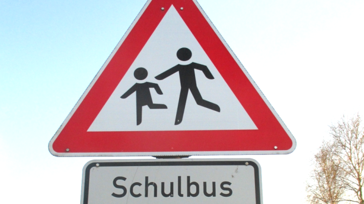 Beweisfoto vom Darß: Auch in Vorpommern-Rügen fahren Schulbusse.   