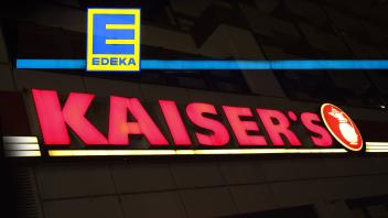 Edeka und Kaiser&apos;s Tengelmann – schon seit 17 Jahren wird an einer Übernahme gearbeitet.
