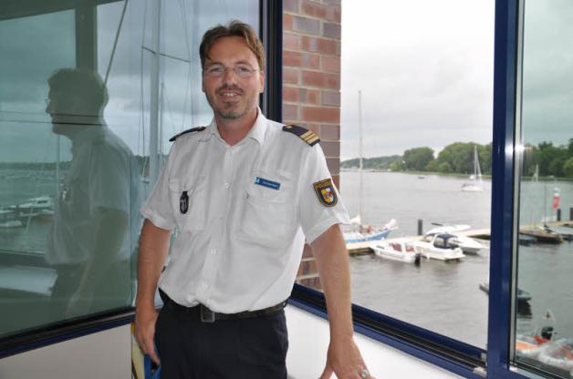 Seit einem Jahr leitet Sebastian Zimmermann die Wasserschutzpolizei-Inspektion.
