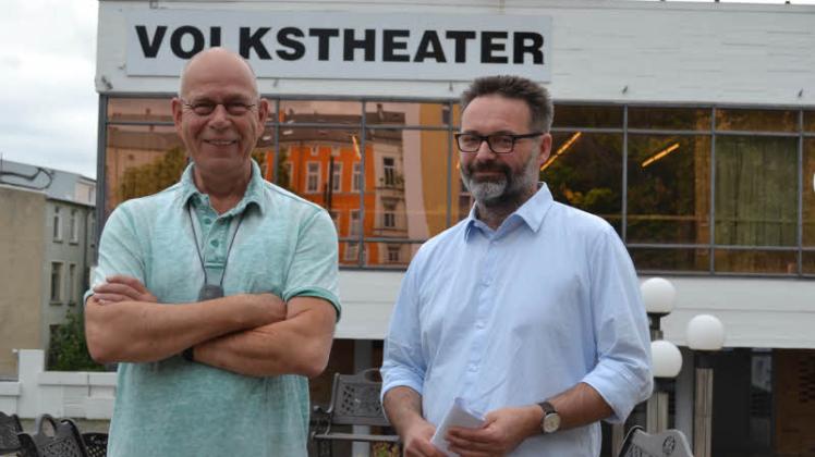 Freude und Lust am Theaterbesuch wollen Joachim Kümmritz (l.) und Ralf Reichel wieder nach Rostock bringen. 