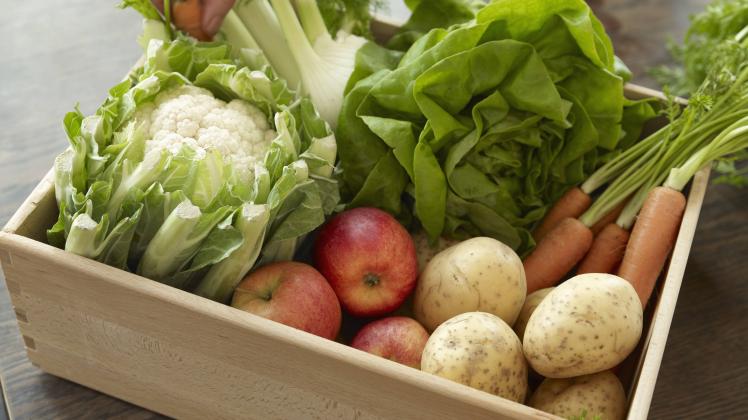 Obst und Gemüse bis vor die Tür geliefert - Abo-Kisten sparen den Weg zum Supermarkt.