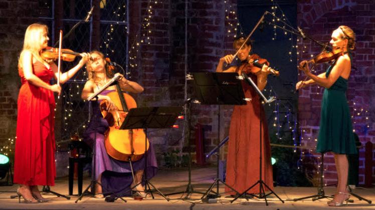 Die Lady Strings bildeten den Abschluss der Veranstaltungsreihe „Musik &amp; Theater im Nonnengarten“.  