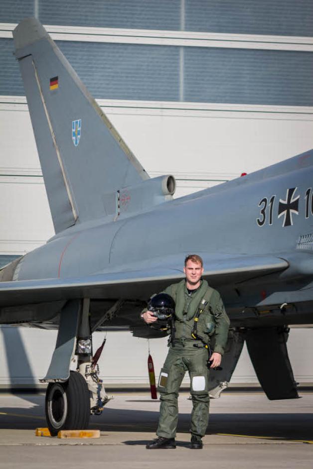 Christoph Hachmeister ist Eurofighter-Pilot in Laage Christoph Hachmeister ist Eurofighter-Pilot in Laage