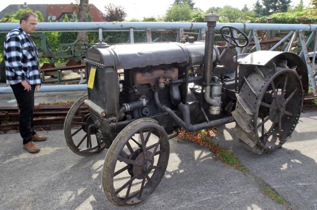 Zu erleben ist unter anderem der älteste Traktor aus eigenem Bestand, ein McCormick von 1927, 