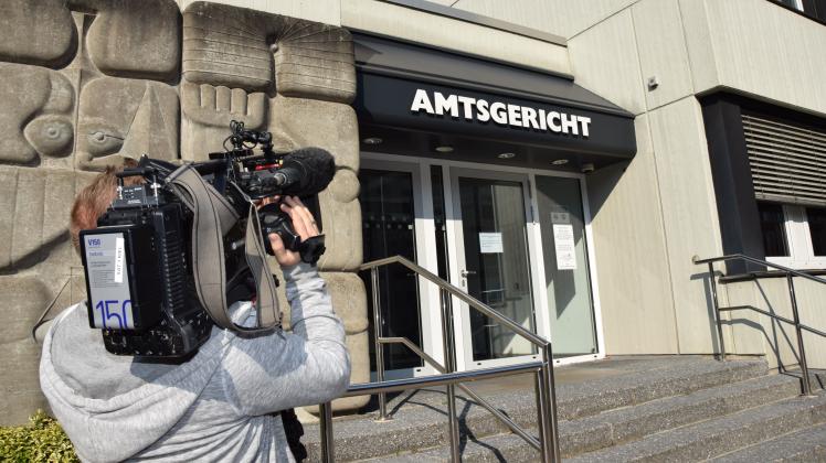 Am Amtsgericht in Rendsburg wurde am Donnerstag der Streit zwischen AfD und der Volkshochschule Rendsburg verhandelt. Mehrere Reporter verfolgten den Prozess.