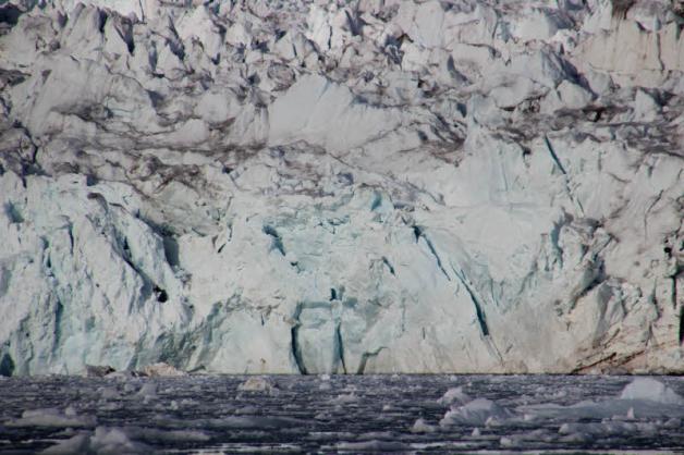 Erosionen an den Küsten: Das Eis bricht ab, wird nicht in dem Tempo nachgebildet wie es schmilzt.  Fotos: Karsten 
