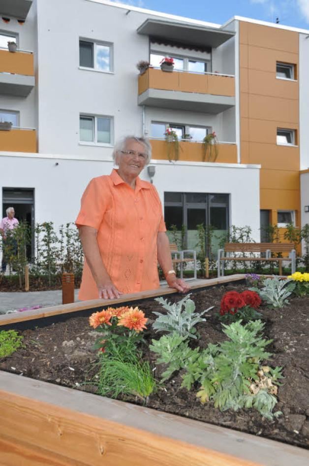 Noch stehen Blumen im Beet von Ilse Schmunzler. Im April will die 82-Jährige dann Gemüse und Kräuter anpflanzen.