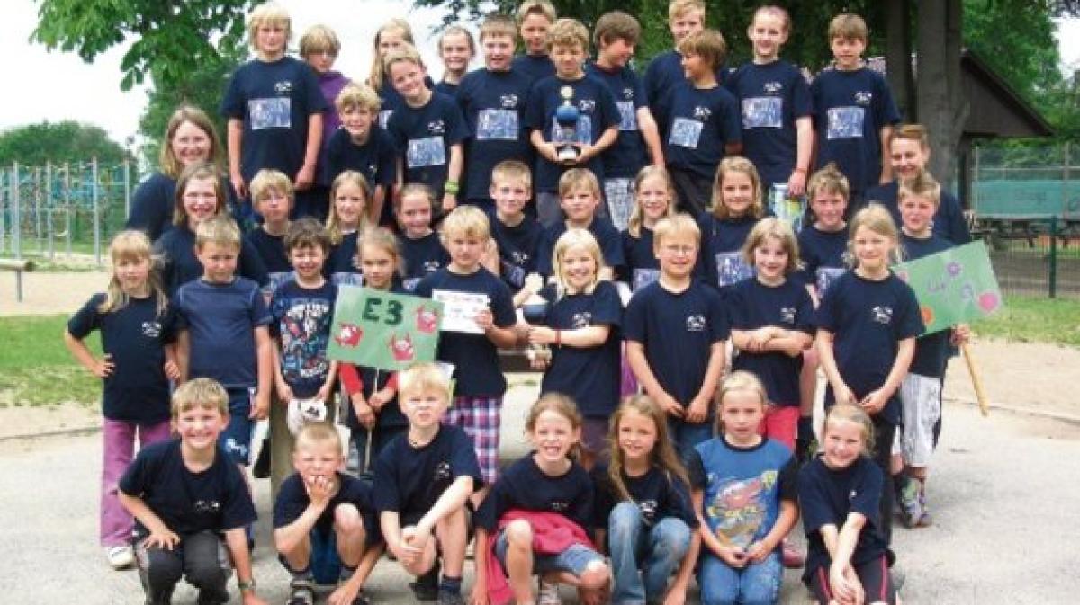 Flummibahn Dosenwerfen Und Ein Puzzle SHZ flummibahn-dosenwerfen-und-ein-puzzle-shz