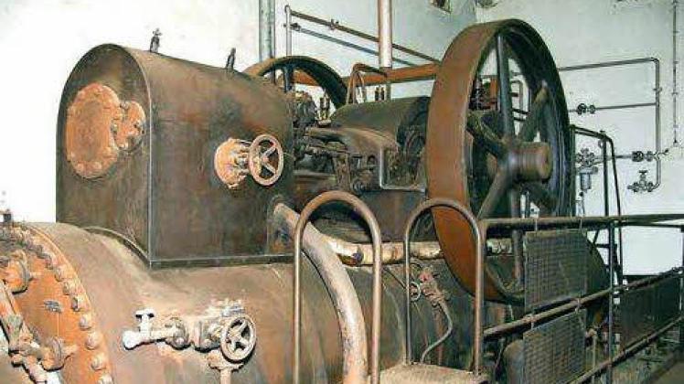 Die alte Dampfmaschine auf dem Ritterschen Anwesen.  
