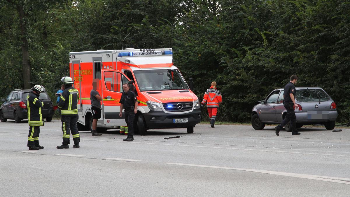 Auffahrunfall Auf Der B404: Drei Frauen Leicht Verletzt | SHZ