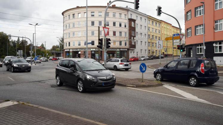 Verkehrsknoten Bürgermeister-Bade-Platz: Im März werden hier die Straßen aufgerissen.  