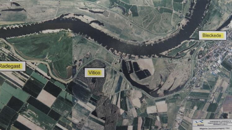 Luftbild der Elbe zwischen Radegast und Bleckede mit dem „Vitico“ dazwischen.  