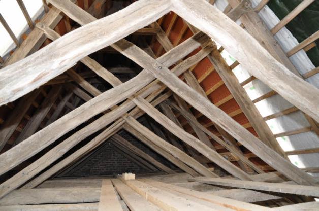 Unglaublich, wie gut erhalten die meisten Dachbalken sind, die original aus dem 14./15. Jahrhundert stammen.  Fotos: Rüdiger Rump 
