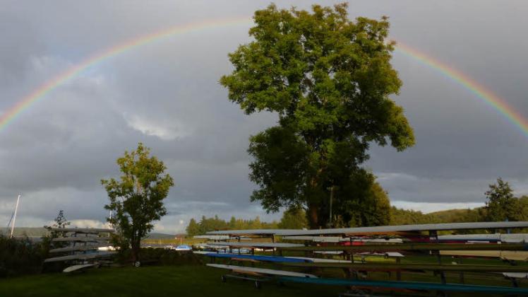 Regenbogen über dem Krakower See. 