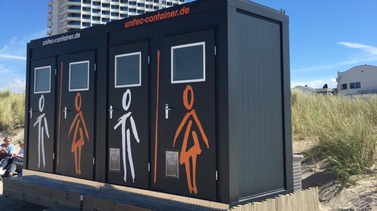 Diese schicke Toilette hat Unternehmer Claus Ruhe Madsen im vergangenen Jahr auf eigene Kosten am Activ-Beach-Strand aufstellen lassen. 