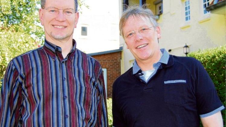 Lieben ihren Pastoren-Beruf: Eckart Grulke (li.) und Jens Siebmann. Foto: Rosenburg