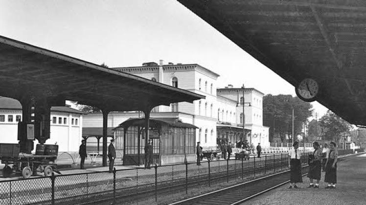 Die preußische Seite des Bahnhofgebäudes in den dreißiger Jahren des 20. Jahrhundert. 