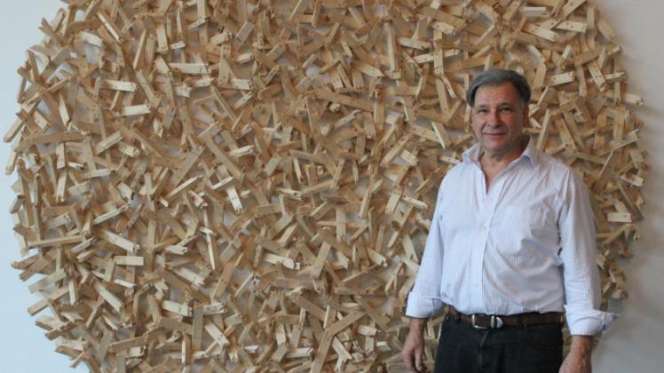 Jan de Weryha widmet sich bei seiner Holzkunst natürlichen Mustern. Der Künstler ist weltweit erfolgreich.  