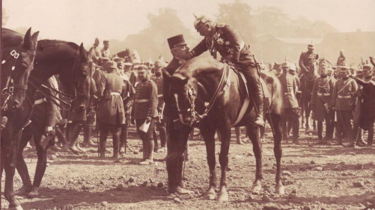 Kaiser Wilhelm II. beim Kaisermanöver in Mecklenburg 1911 