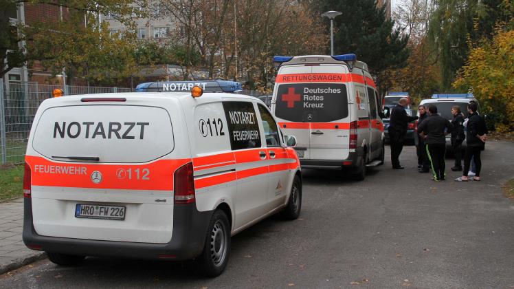Messerstecherei in Rostocker Flüchtlingsheim, Mann nach Messerstich in Herz in Lebensgefahr Messerstecherei in Rostocker Flüchtlingsheim, Mann nach Messerstich in Herz in Lebensgefahr