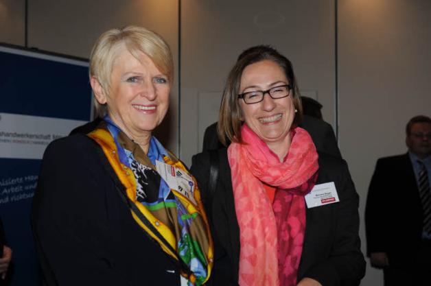 Frauenpower: Stadtpräsidentin Anna-Katharina Schättiger (links) und Michaela Bagger von der Agentur für Arbeit. 