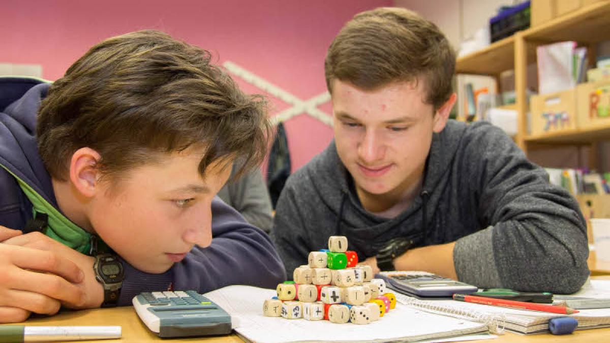 Lange Nacht der Mathematik Knifflige Aufgaben bis Mitternacht SHZ Lange Nacht der Mathematik Knifflige Aufgaben bis Mitternacht SHZ