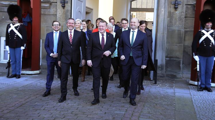 Das neue Kabinett von Lars Løkke Rasmussen (Mitte) legt ein hohes Tempo vor.