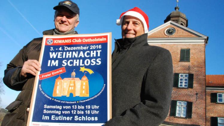 Freuen sich auf den Weihnachtsmarkt im Schloss: Gerd Hinz (li.) und Dirk Reimers vom Kiwanis-Club Ostholstein. 