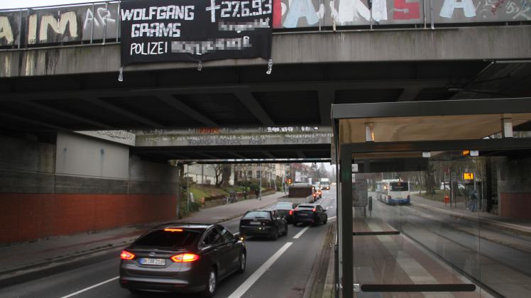 polizeifeindliche_plakate_2.jpg polizeifeindliche_plakate_2.jpg
