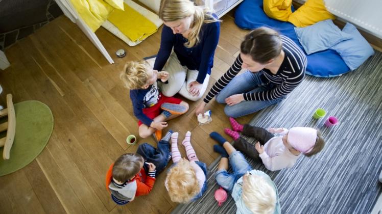Tagesmütter im Landkreis können ab 2017 mehr Geld bekommen. 